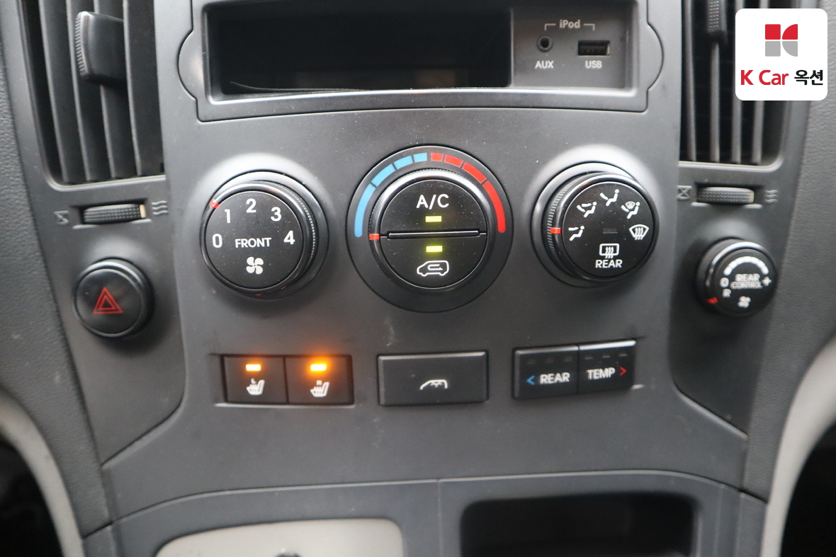 Hyundai Grand Starex 2012 - Image 14