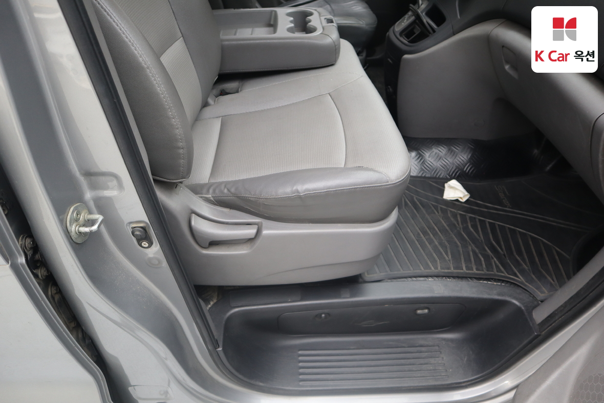 Hyundai Grand Starex 2012 - Image 27