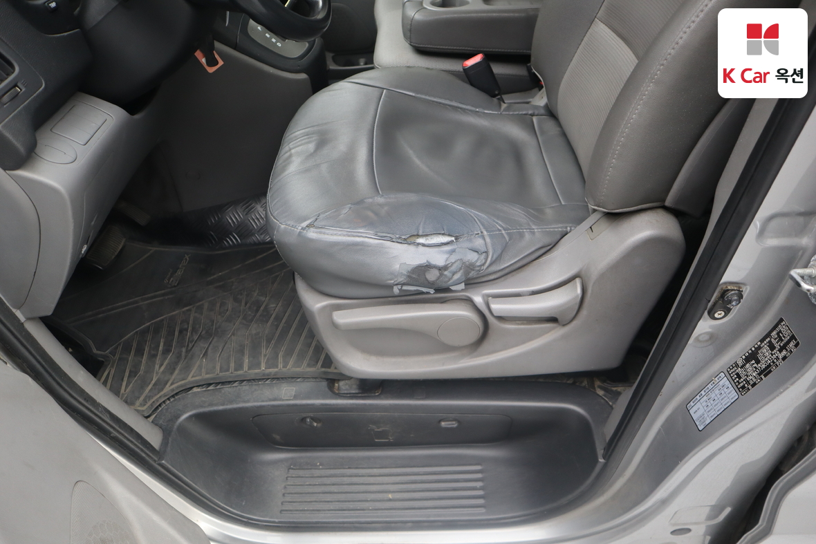 Hyundai Grand Starex 2012 - Image 18