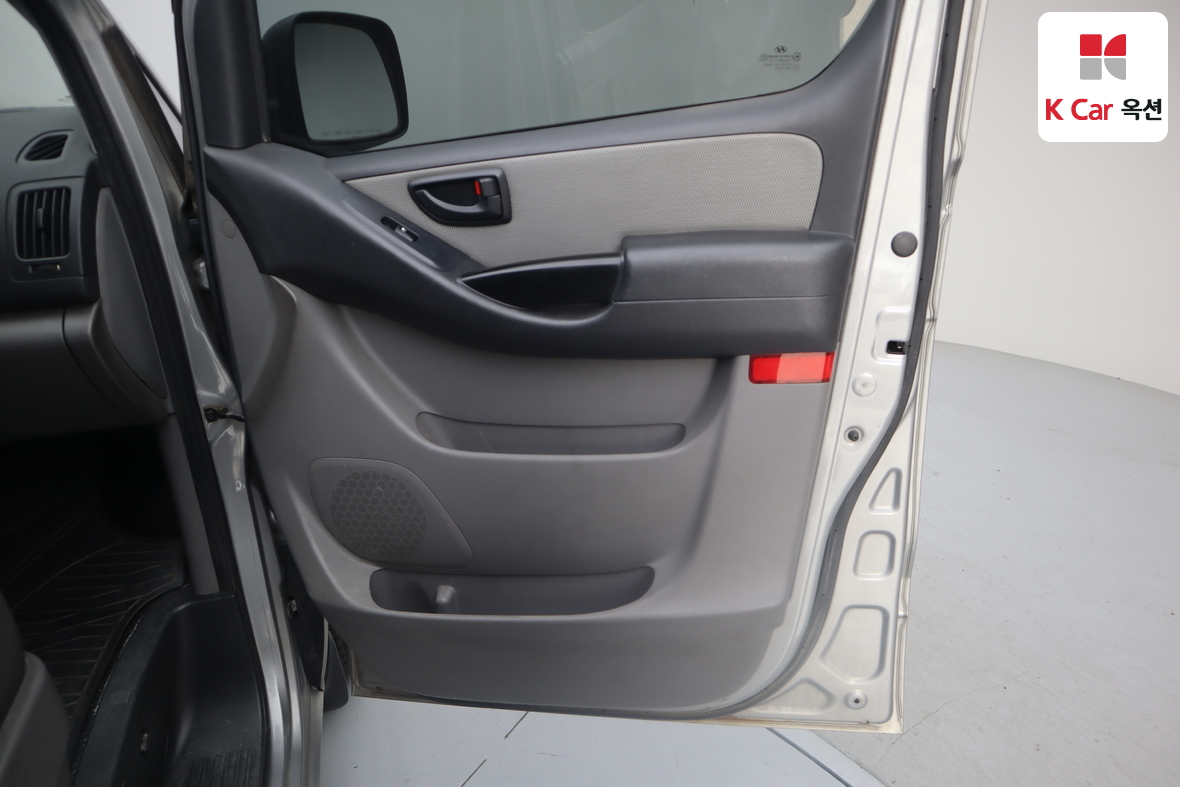 Hyundai Grand Starex 2012 - Image 26