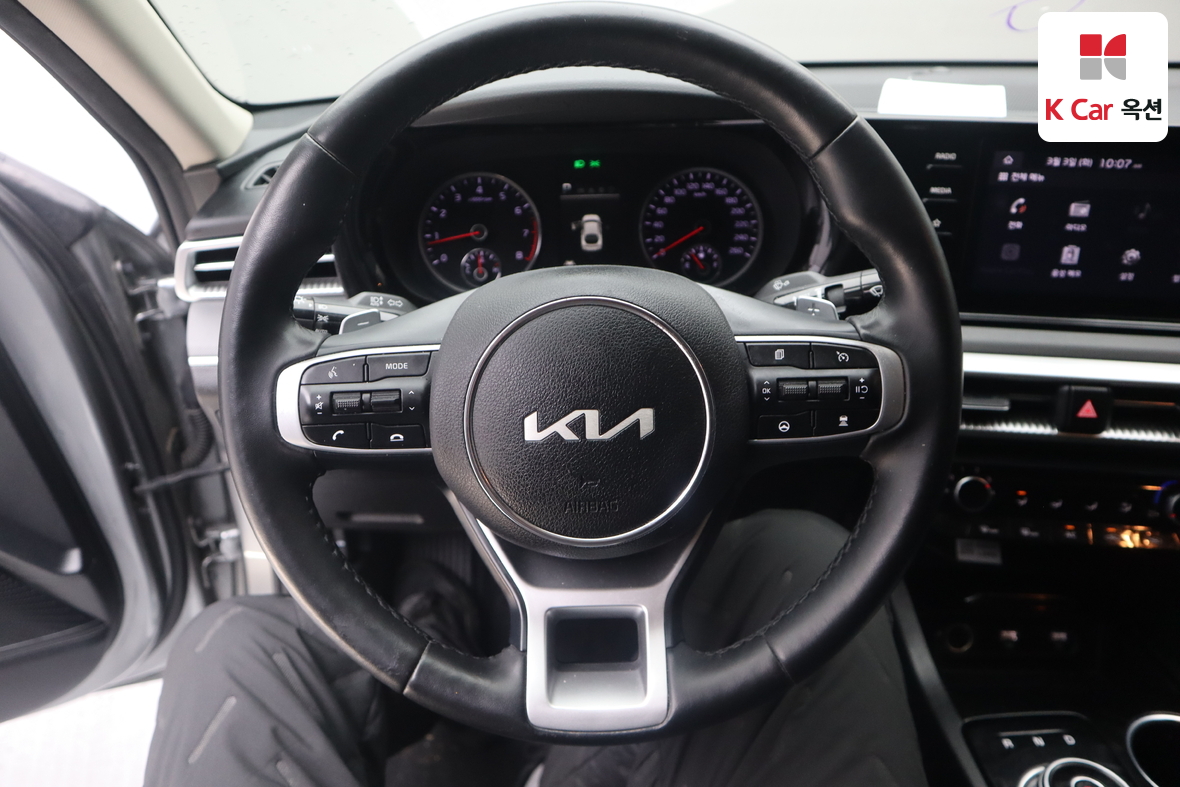 Kia K5 2023 - Image 10