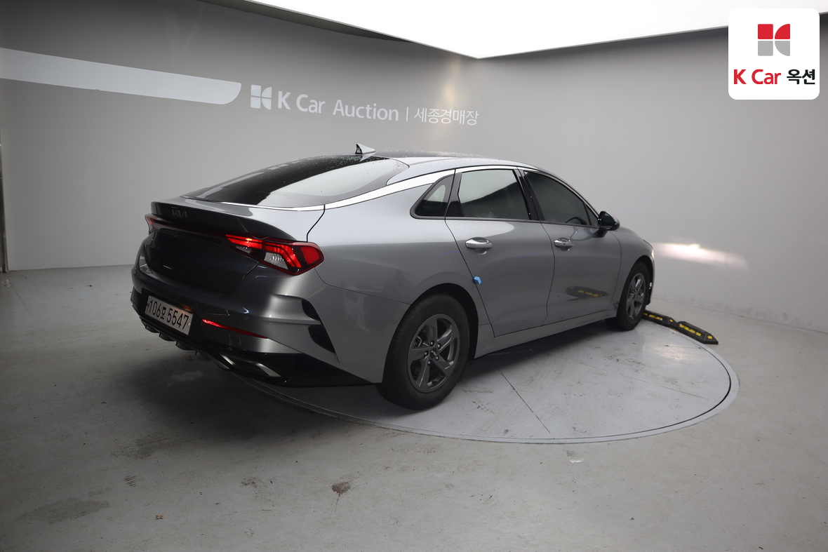 Kia K5 2023 - Image 2