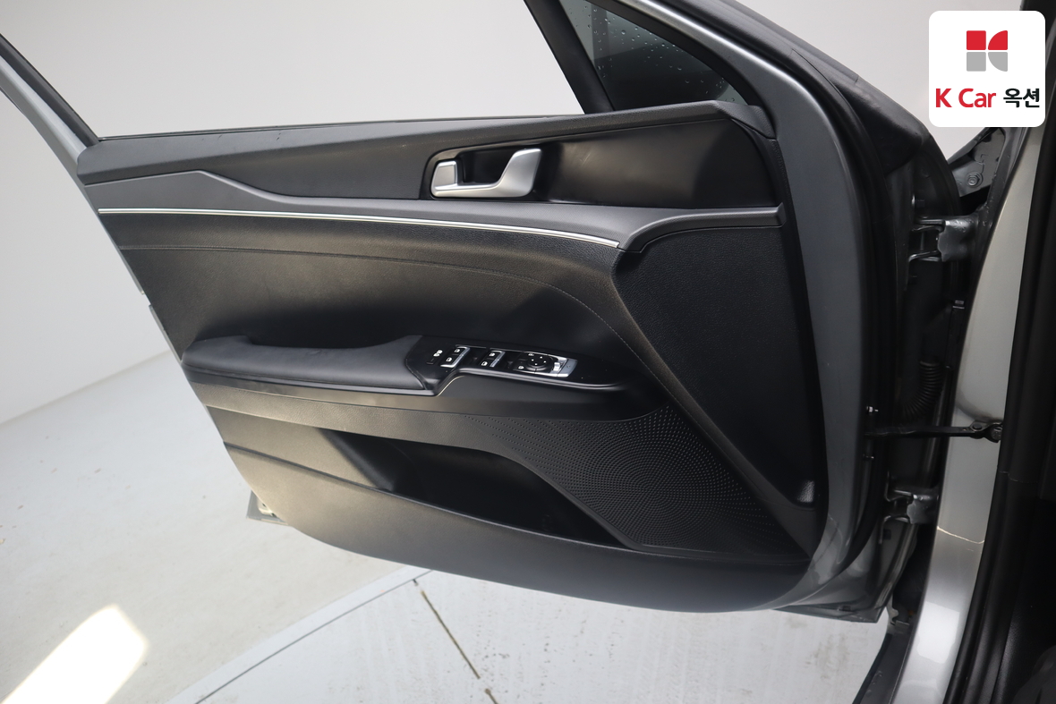 Kia K5 2023 - Image 8