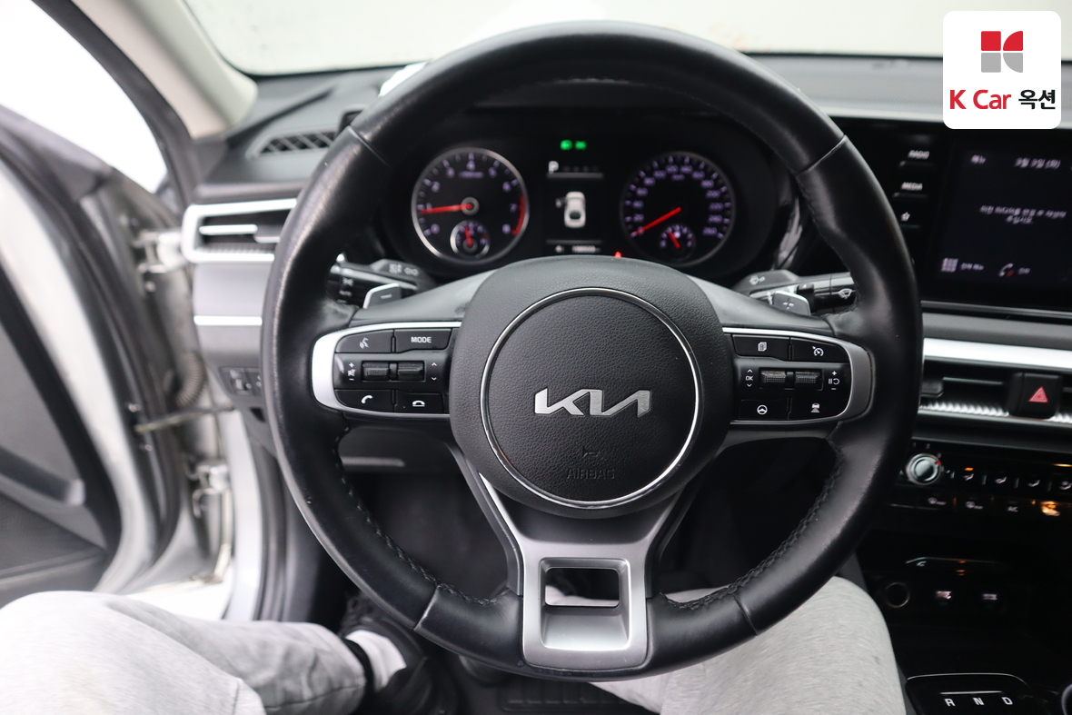 Kia K5 - 10