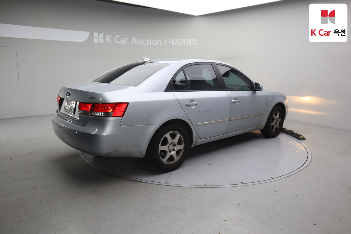 Hyundai Sonata 2006 - Image 2