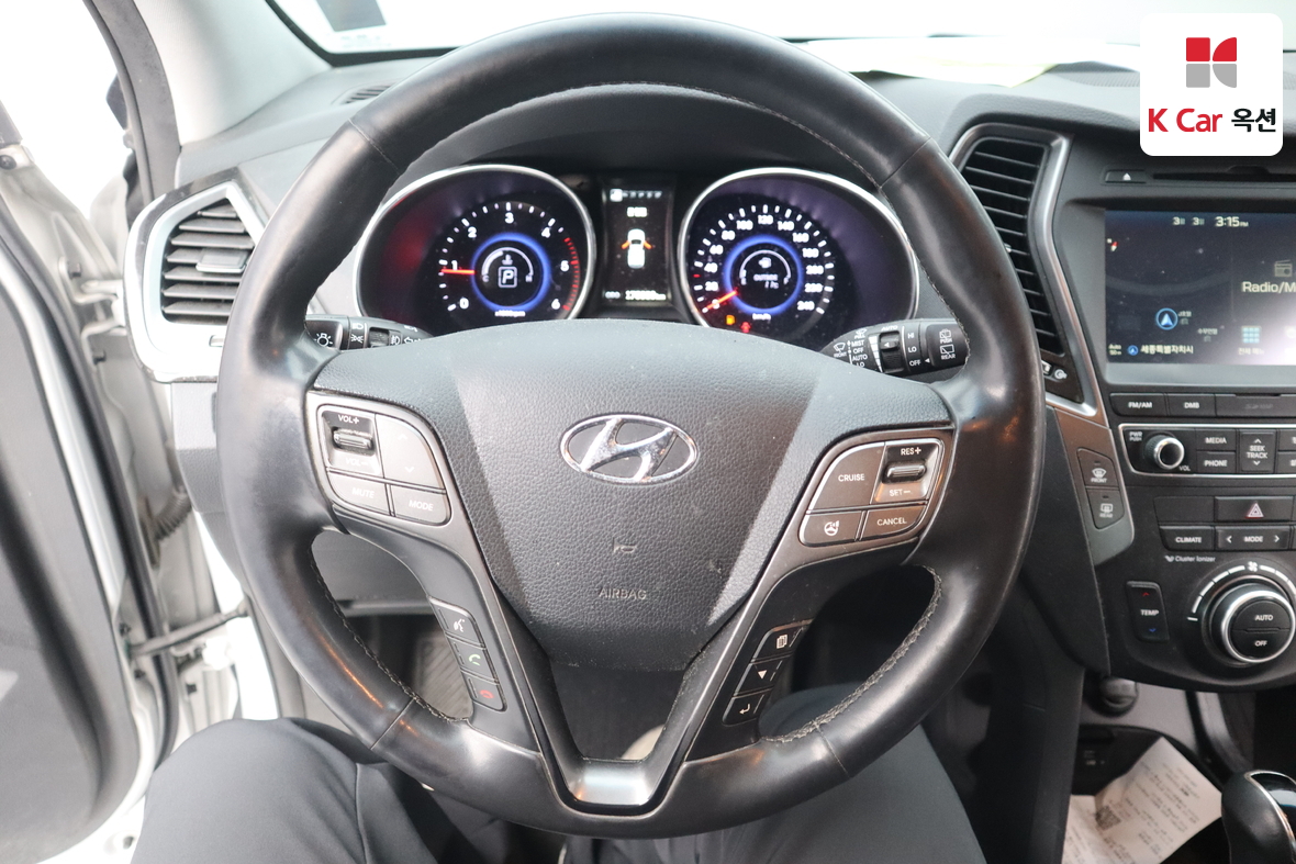 Hyundai Santa Fe 2015 - Image 10