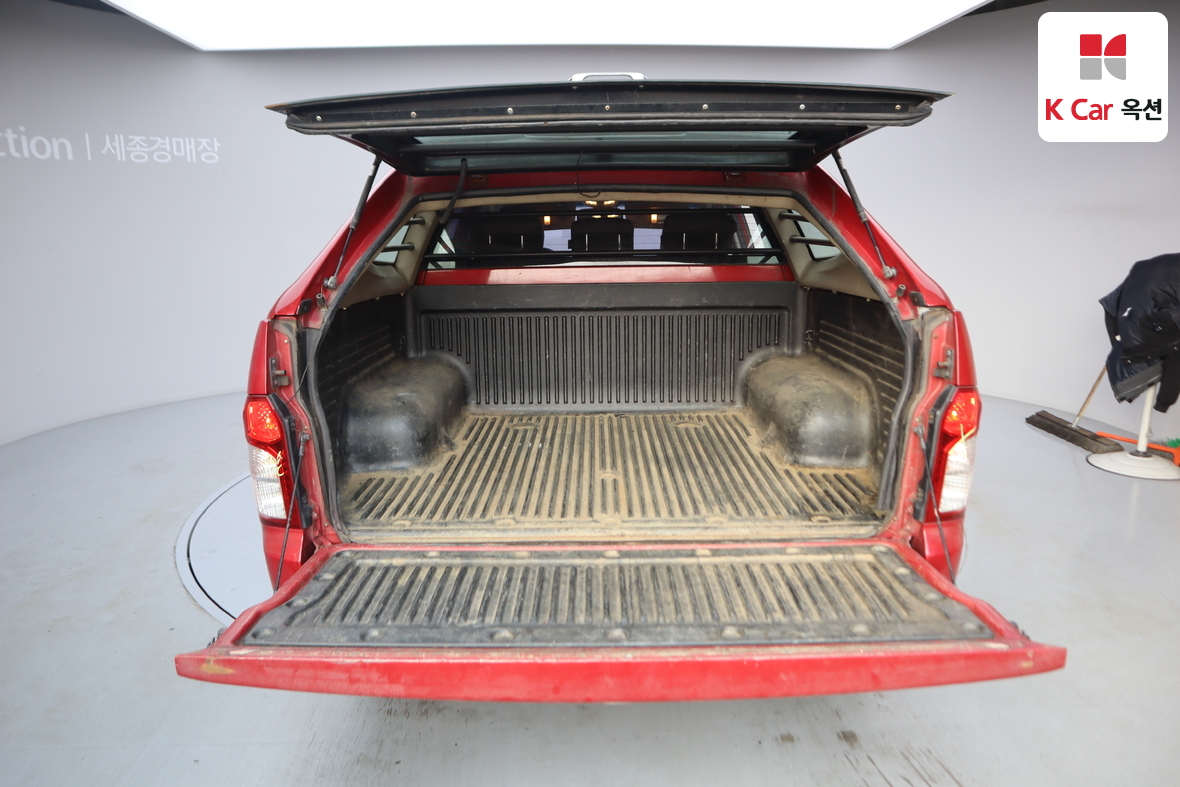 KG Mobility Korando Sports 2015 - Image 25