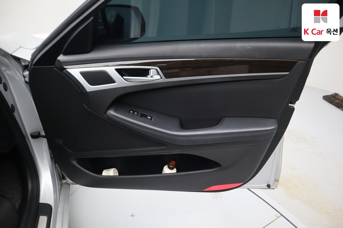 جينيسيس G80 2017 - صورة 28