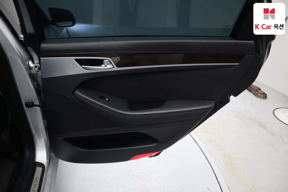 جينيسيس G80 2017 - صورة 26