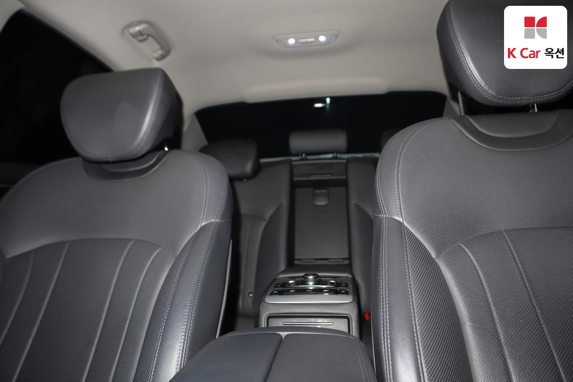 جينيسيس G80 2017 - صورة 18