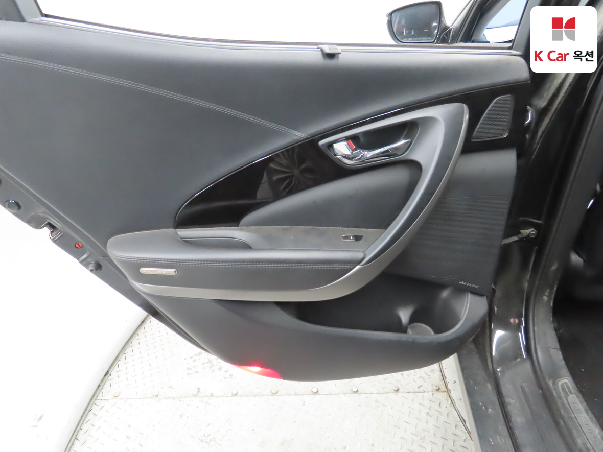 هيونداي أزيرا 2014 - صورة 22