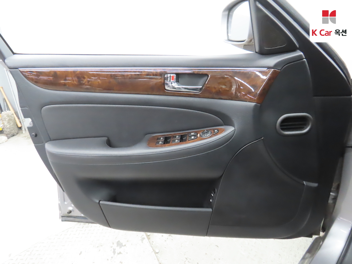 Hyundai Genesis 2008 - Image 8