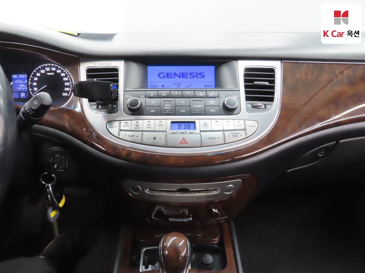 Hyundai Genesis 2008 - Image 6