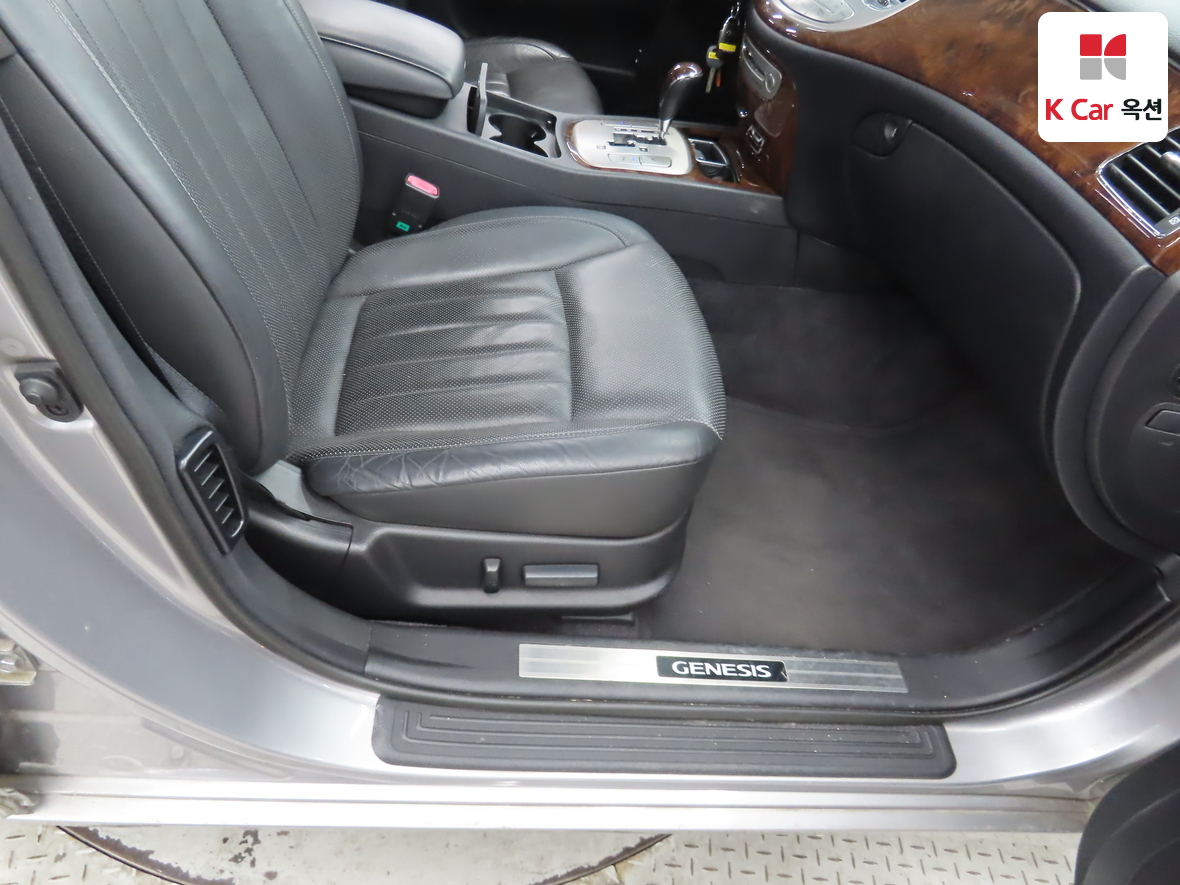 Hyundai Genesis 2008 - Image 28