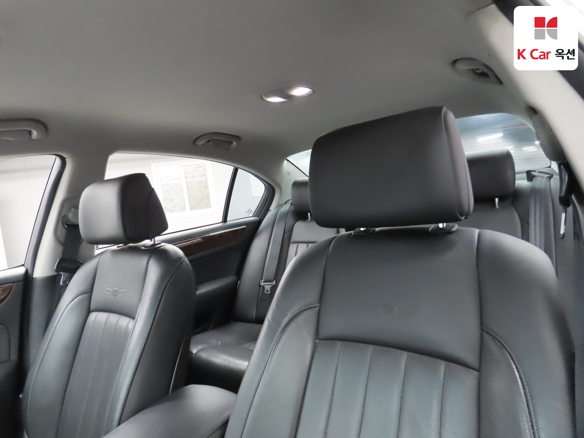 Hyundai Genesis 2008 - Image 17