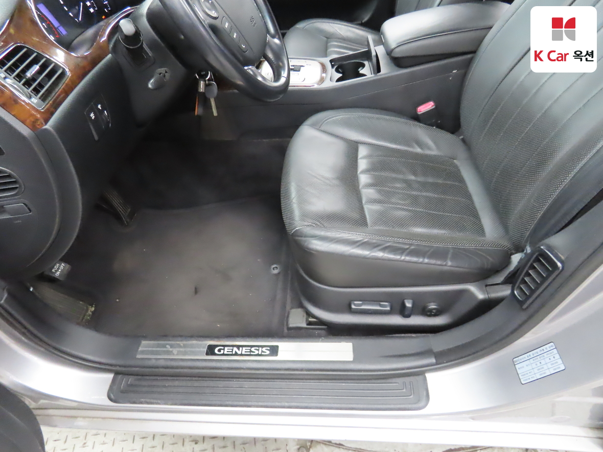 Hyundai Genesis 2008 - Image 16