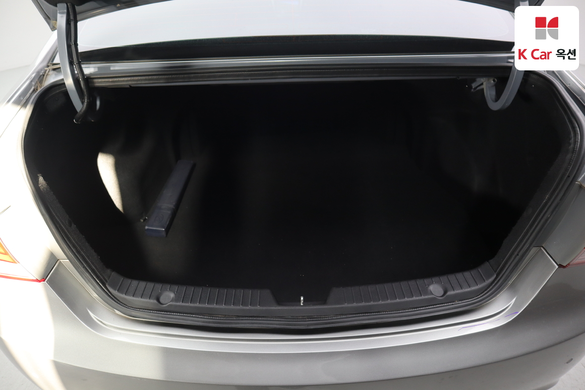 Hyundai Sonata 2010 - Image 24