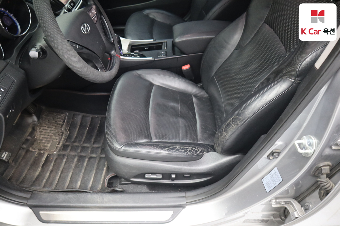 Hyundai Sonata 2010 - Image 19