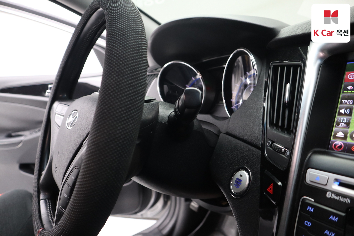 Hyundai Sonata 2010 - Image 11