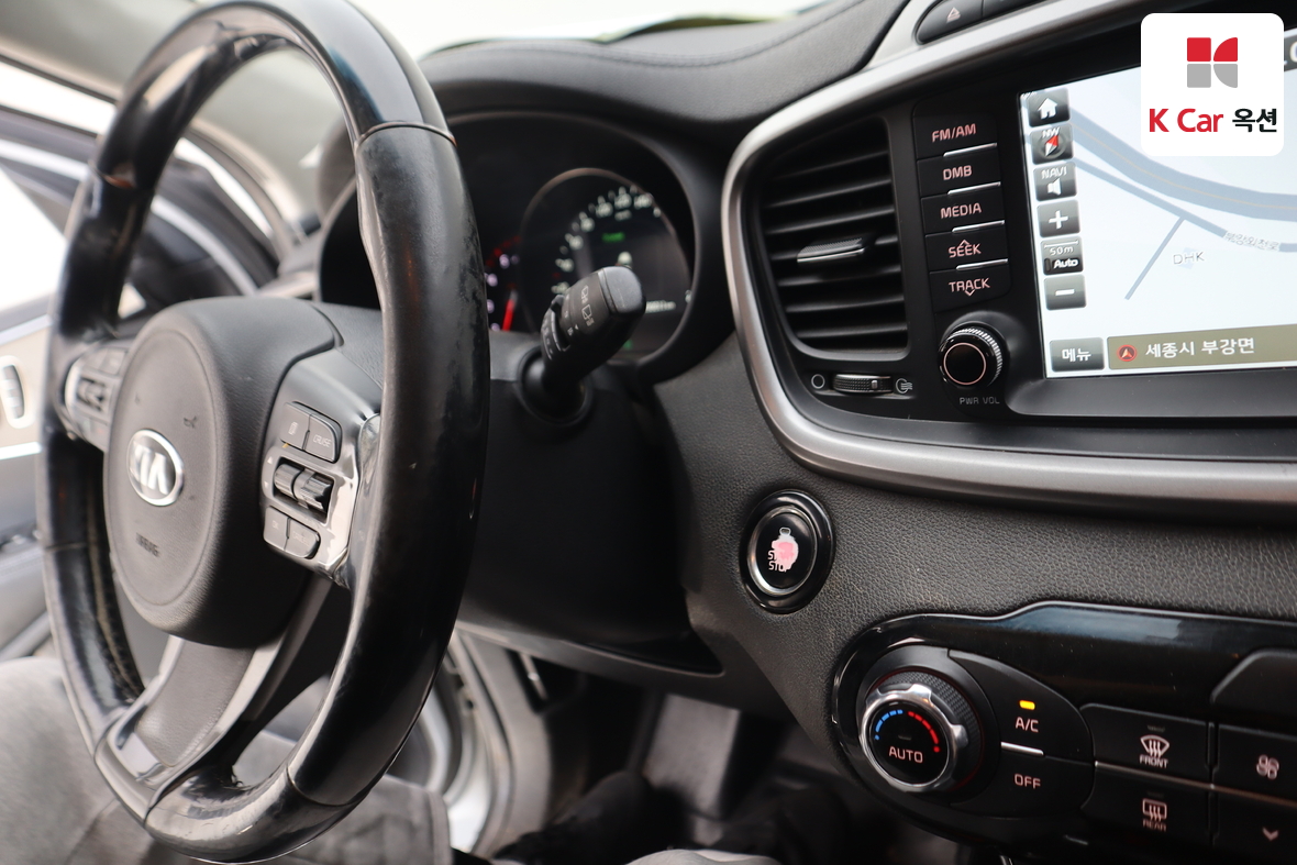 Kia Sorento 2015 - Image 11