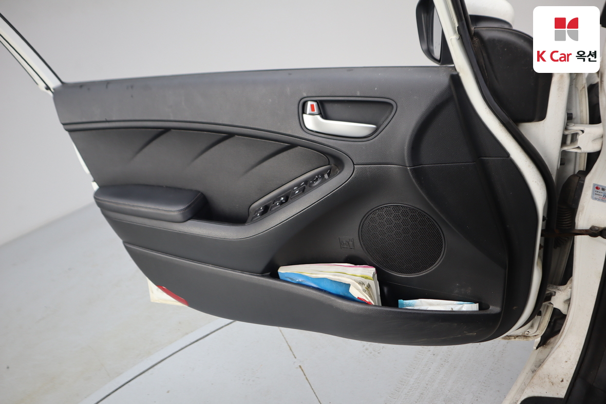 Kia K3 2013 - Image 8