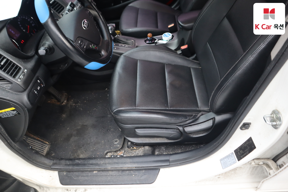 Kia K3 2013 - Image 18