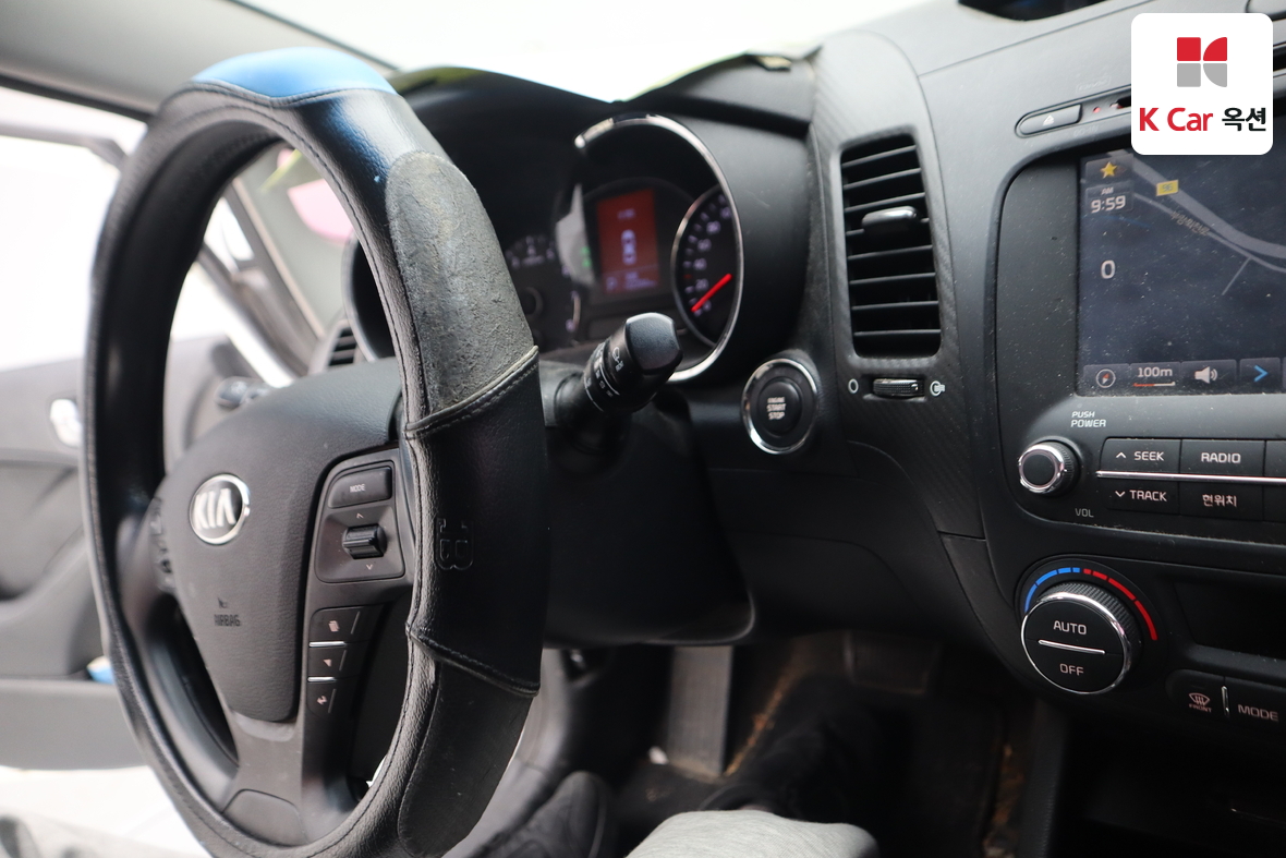 Kia K3 2013 - Image 11