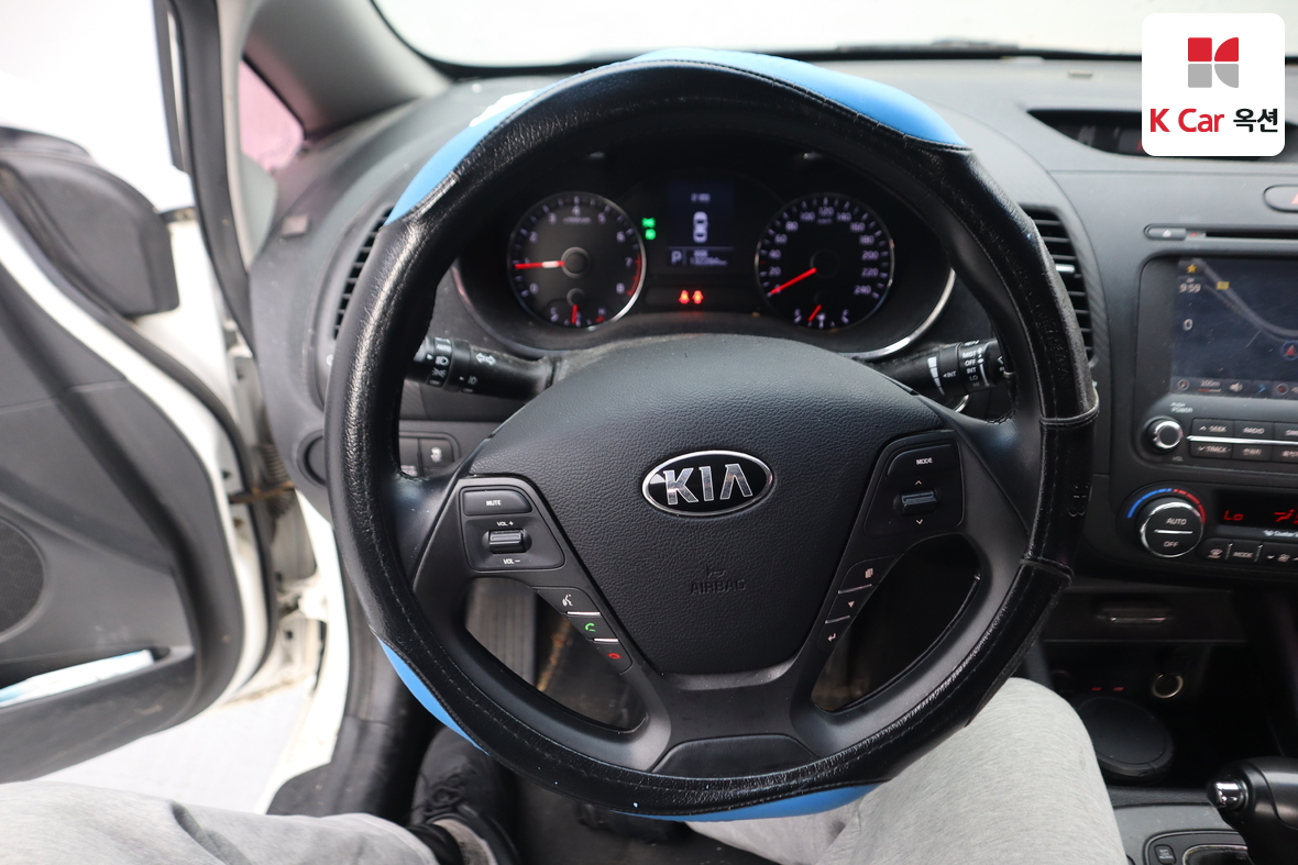 Kia K3 2013 - Image 10