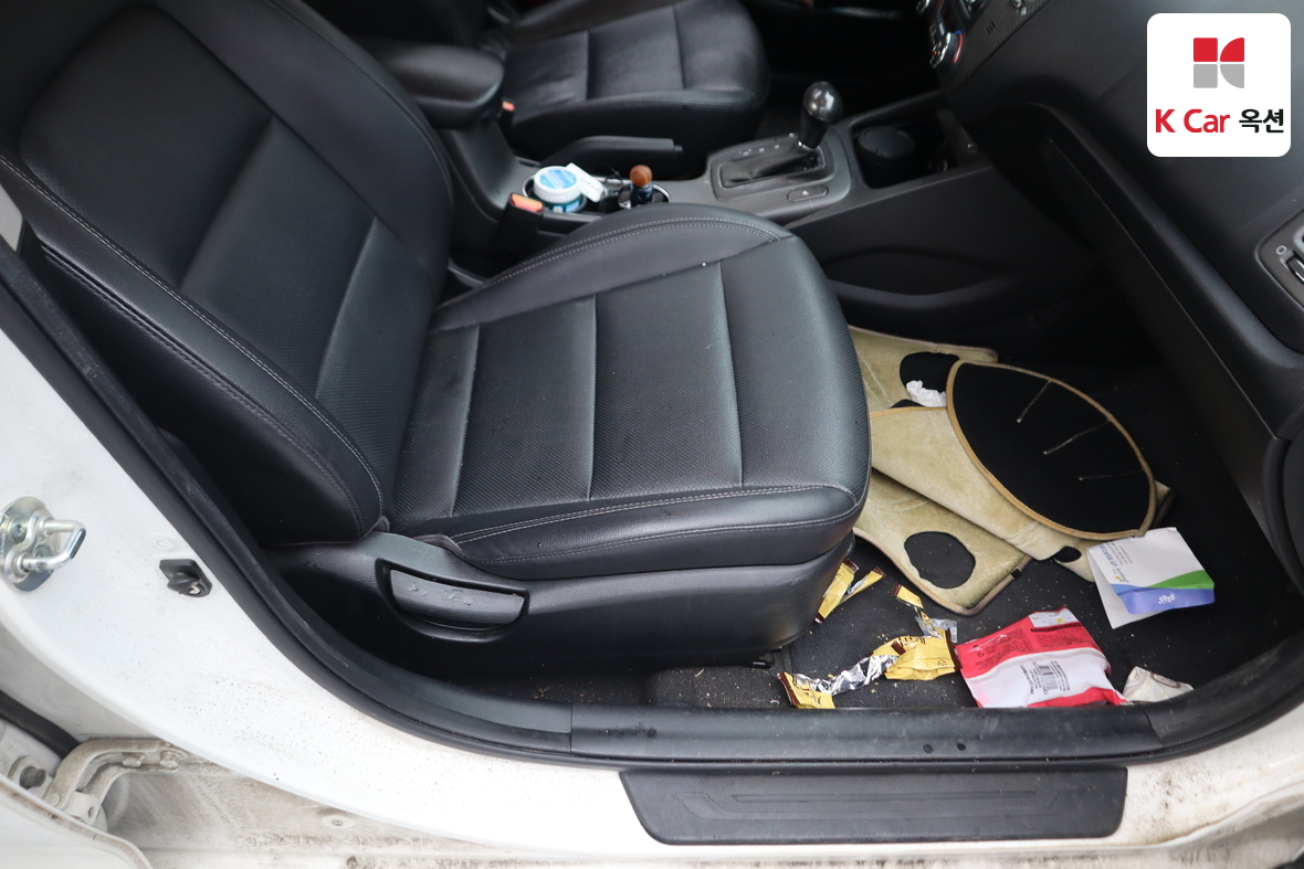 Kia K3 2013 - Image 27