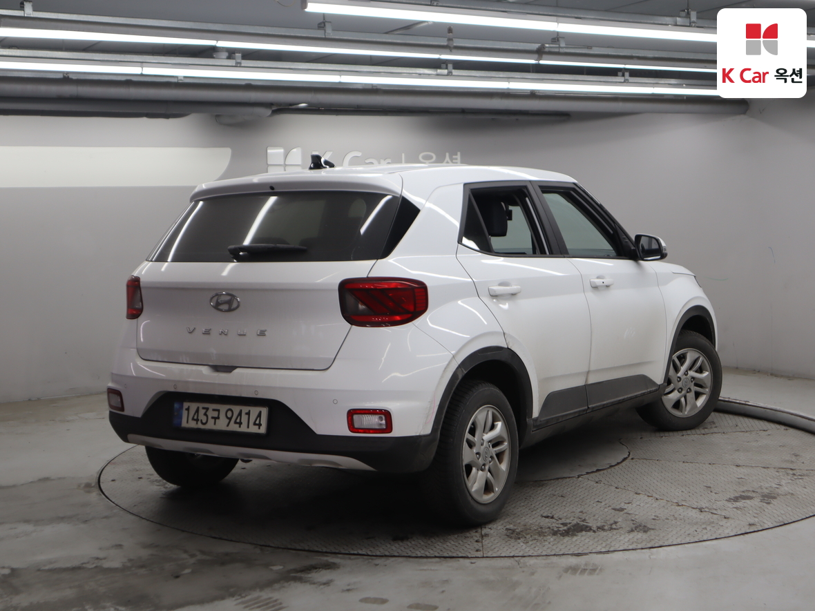 Hyundai Venue 2021 - Image 2