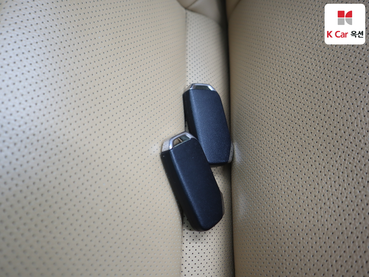 Kia K7 2020 - Image 17