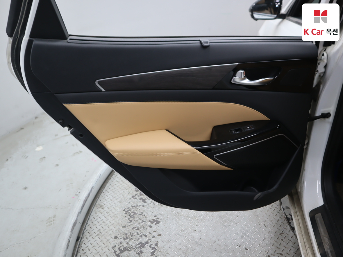 Kia K7 2020 - Image 24