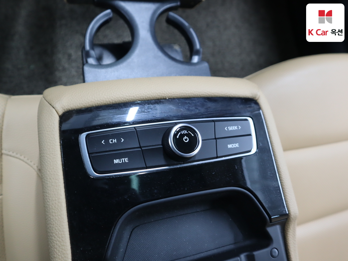 Kia K7 2020 - Image 26