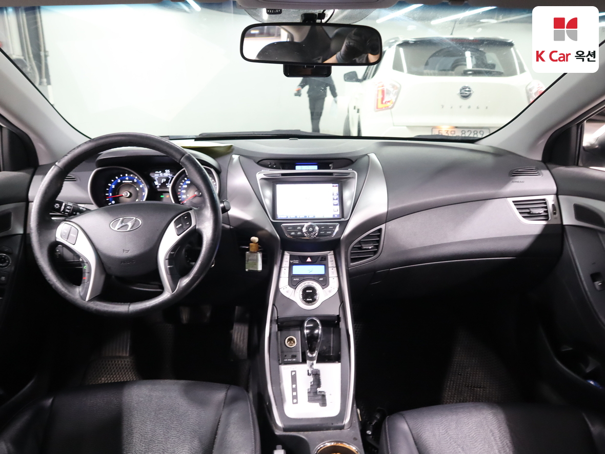 هيونداي إلانترا 2011 - صورة 3