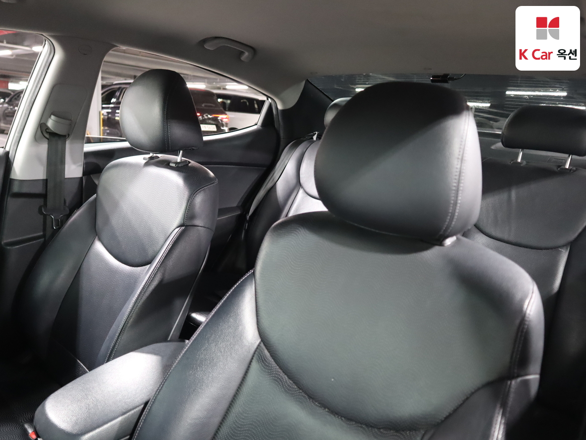 هيونداي إلانترا 2011 - صورة 18