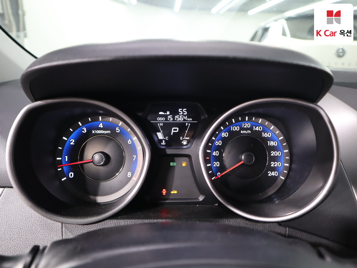 هيونداي إلانترا 2011 - صورة 5