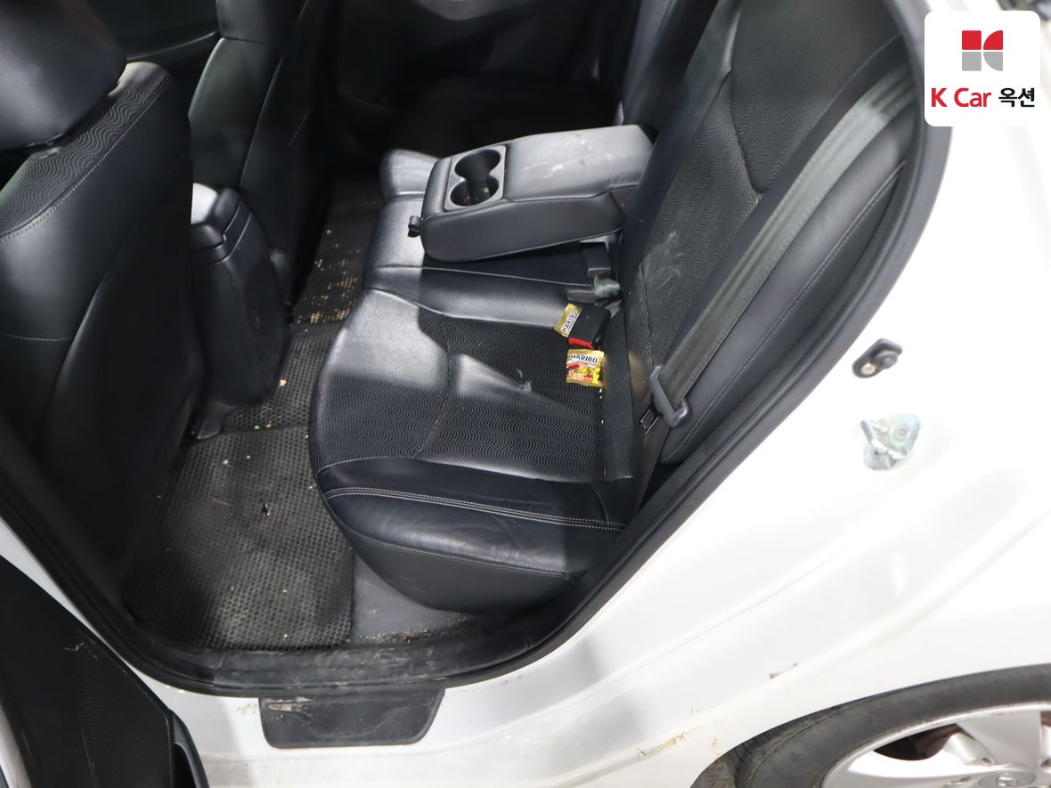 هيونداي إلانترا 2011 - صورة 21