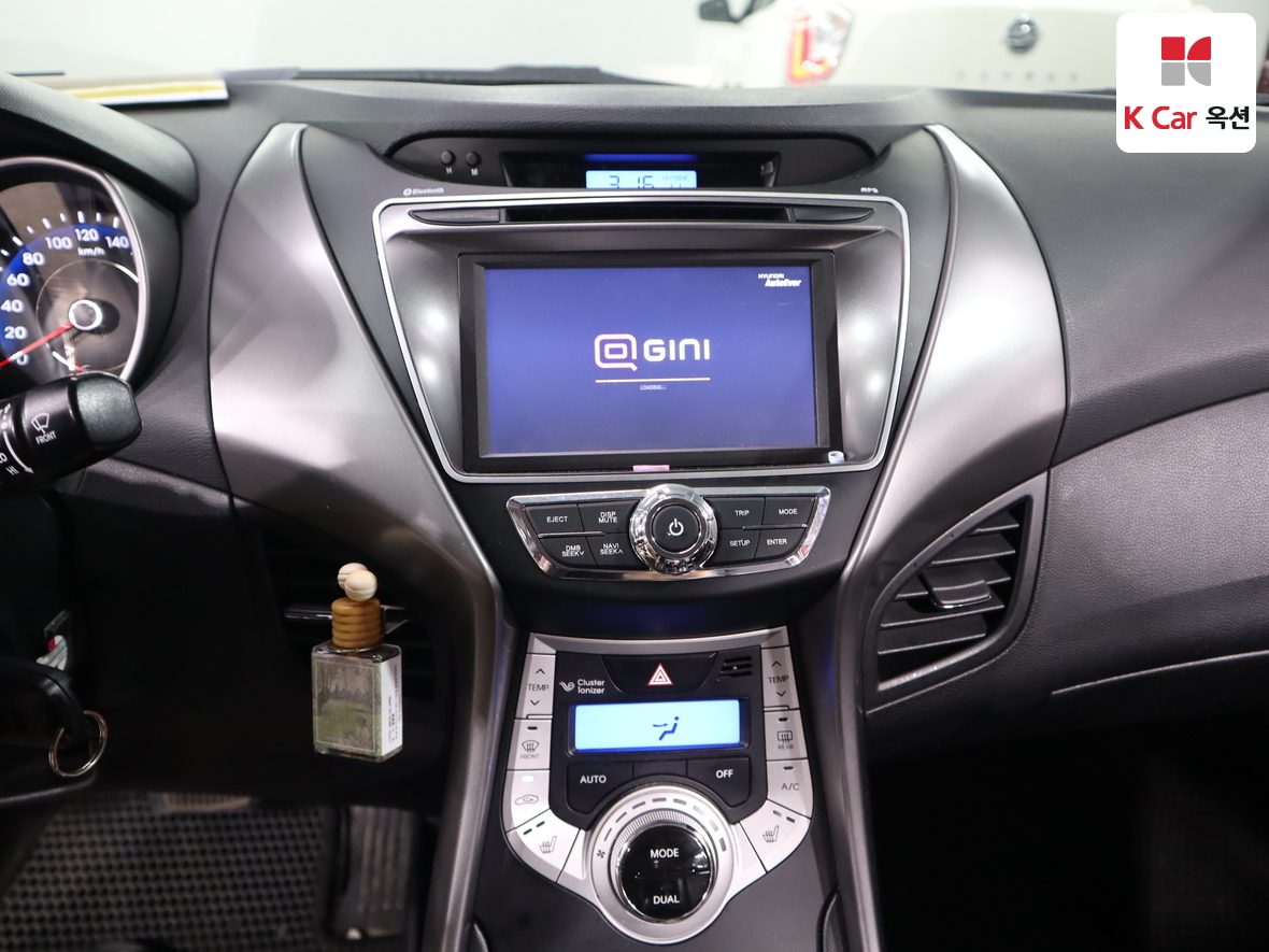 هيونداي إلانترا 2011 - صورة 6