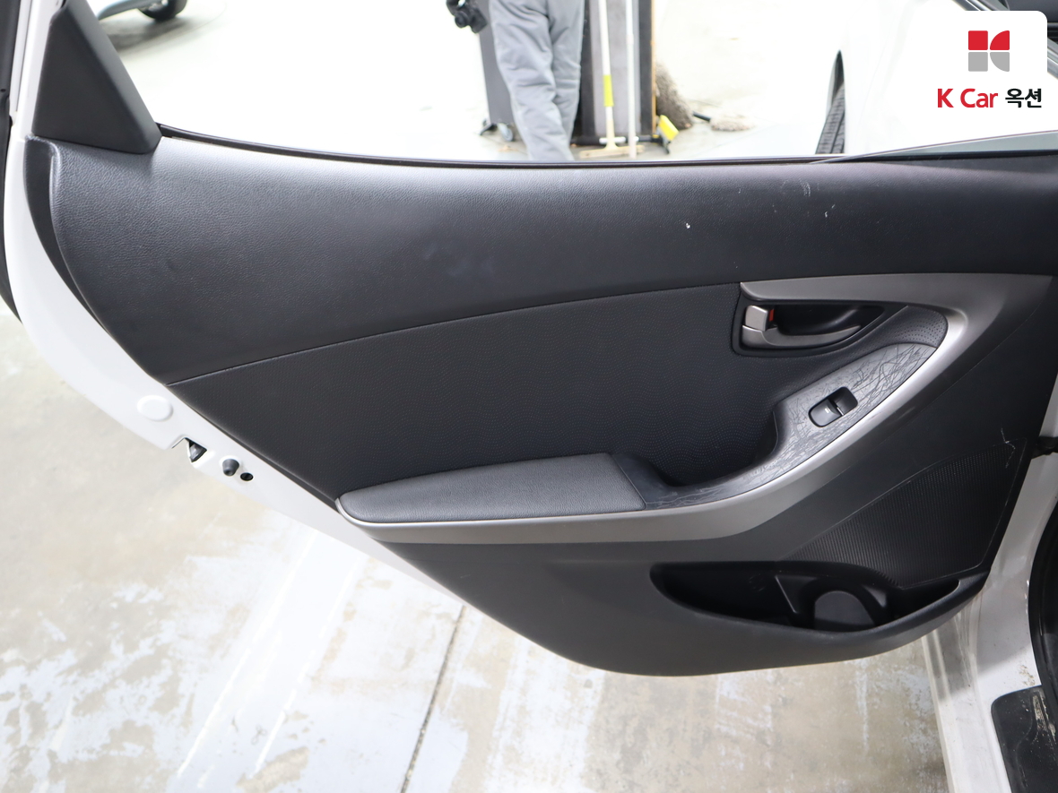 هيونداي إلانترا 2011 - صورة 20