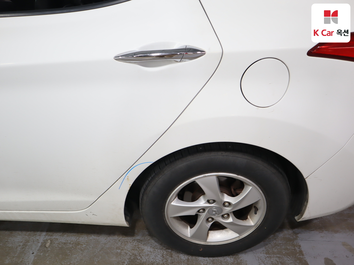 هيونداي إلانترا 2011 - صورة 35