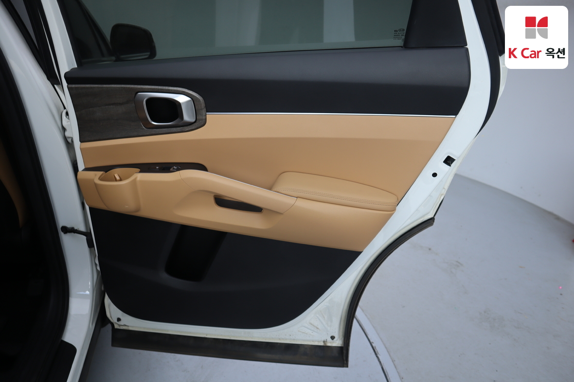 Kia Sorento 2021 - Image 28