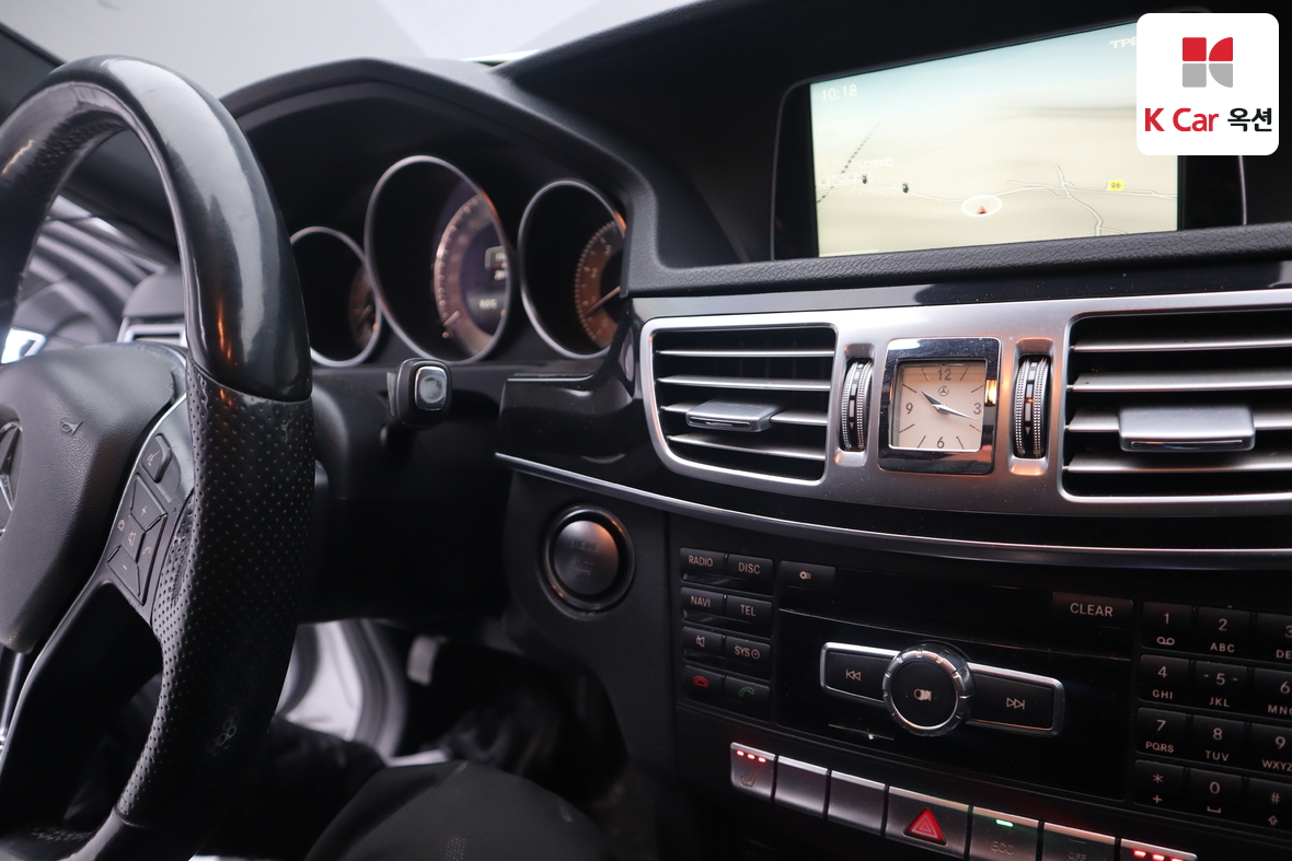 Mercedes-Benz E-Class 2014 - Image 11