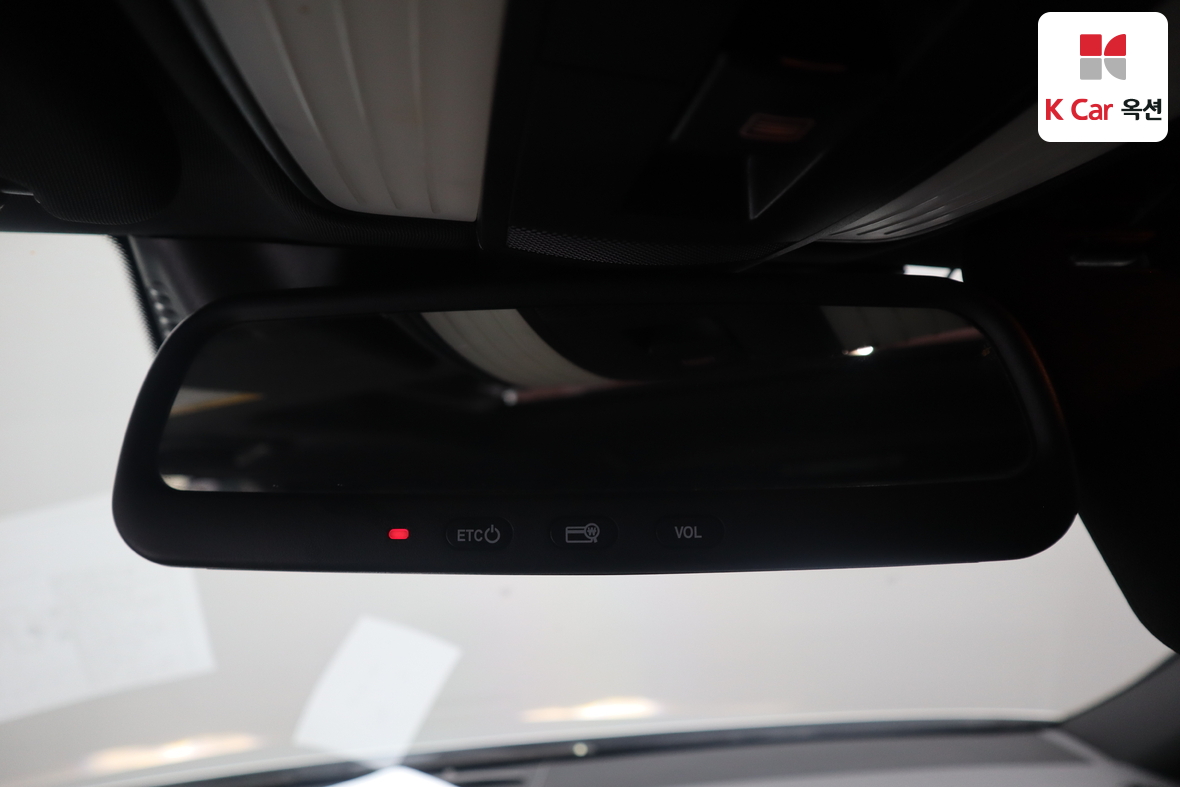 Mercedes-Benz E-Class 2014 - Image 12