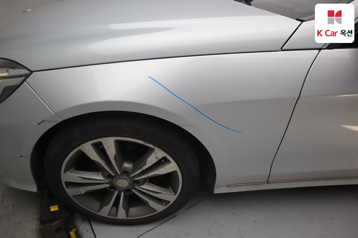 Mercedes-Benz E-Class 2014 - Image 45