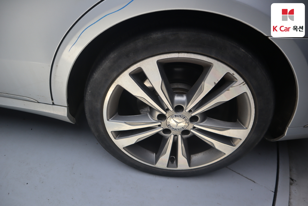 Mercedes-Benz E-Class 2014 - Image 50