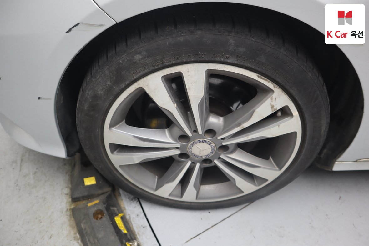 Mercedes-Benz E-Class 2014 - Image 49