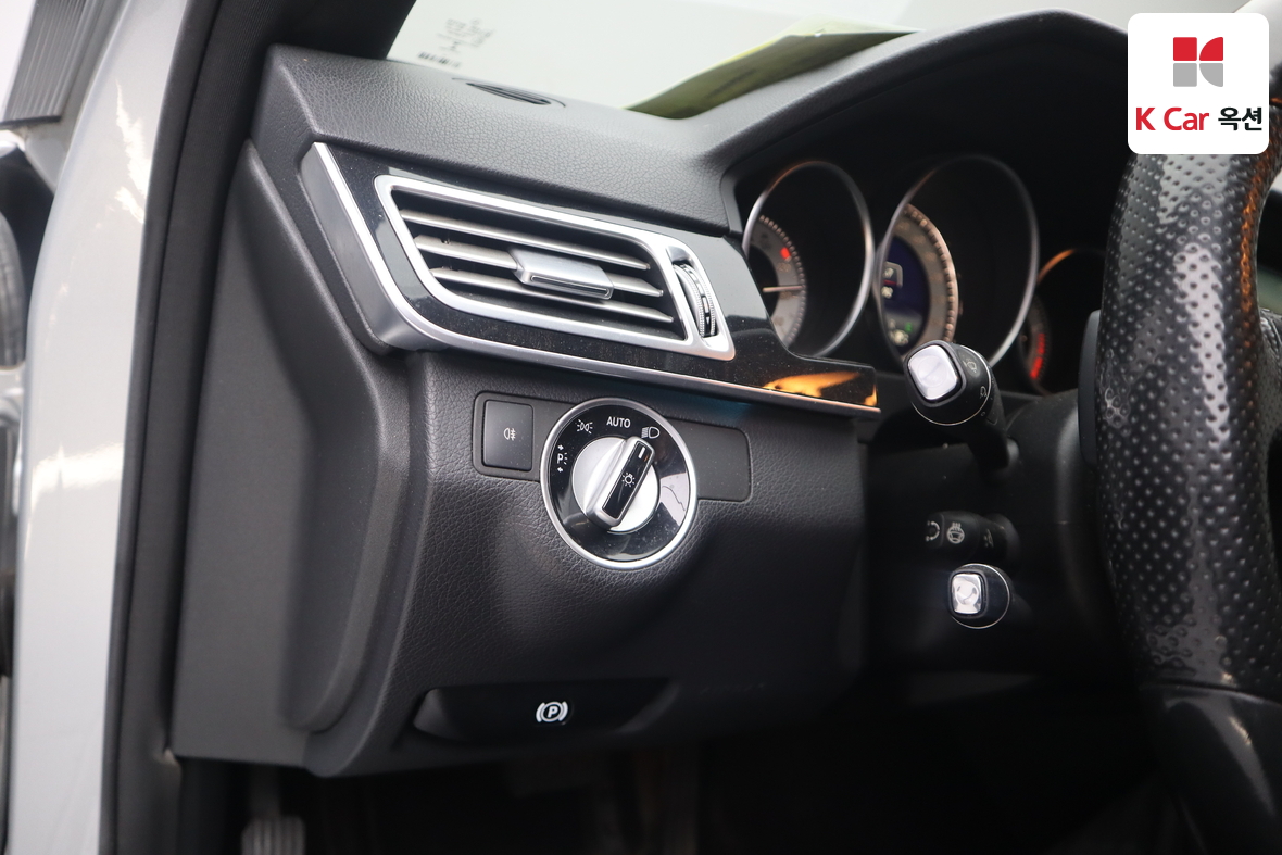 Mercedes-Benz E-Class 2014 - Image 9