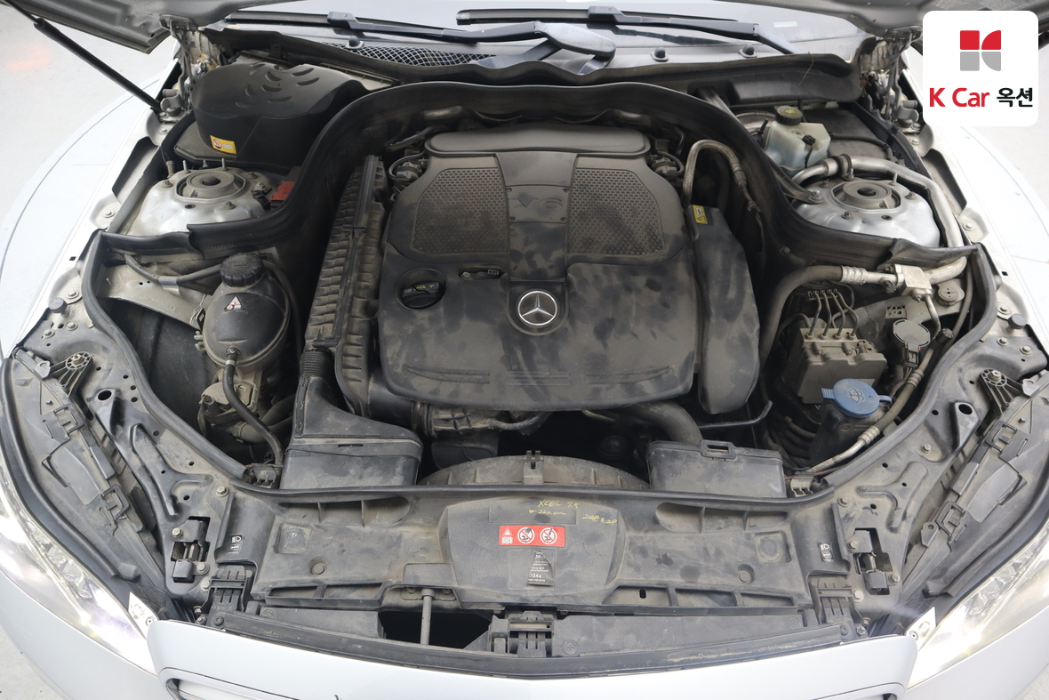 Mercedes-Benz E-Class 2014 - Image 36