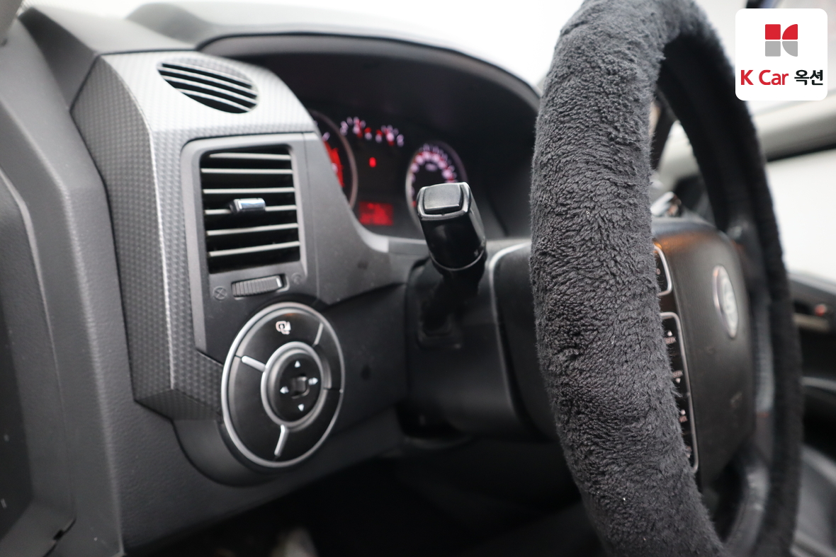 KG Mobility Korando Sports 2015 - Image 9