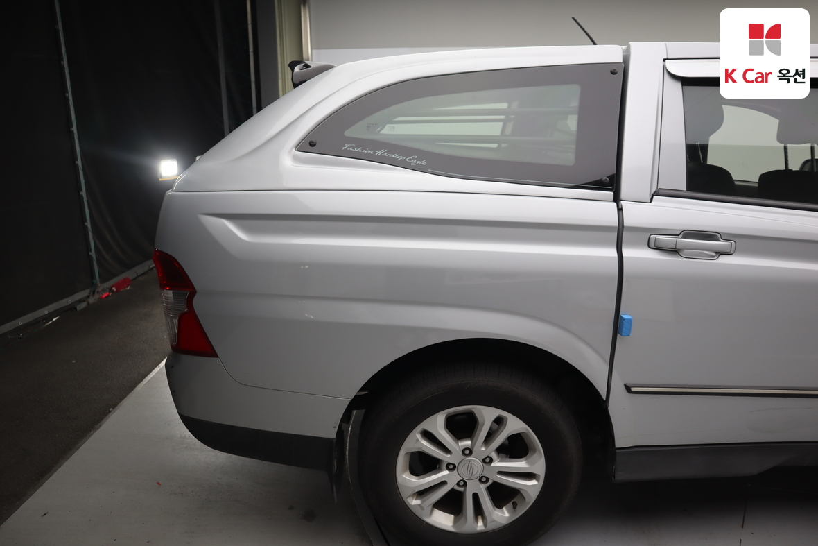 KG Mobility Korando Sports 2015 - Image 42